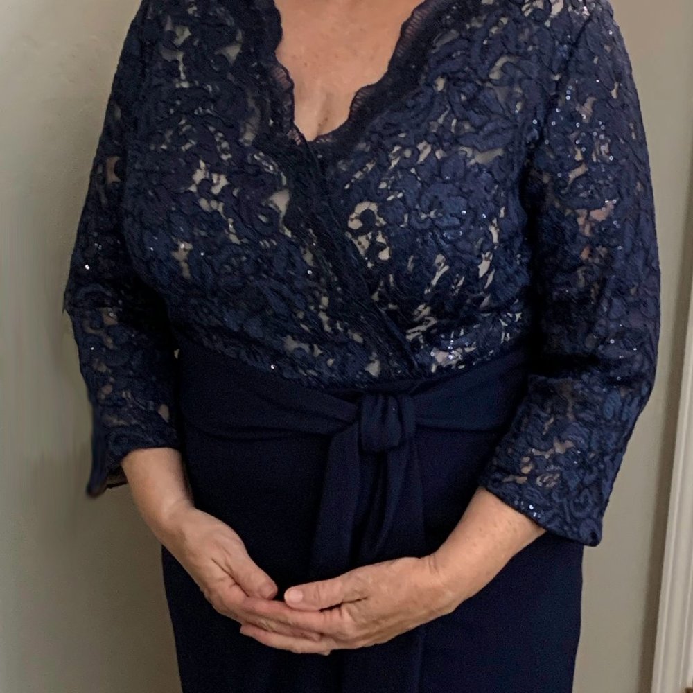 Mother of the Bride Dress - Picture 2 of 4